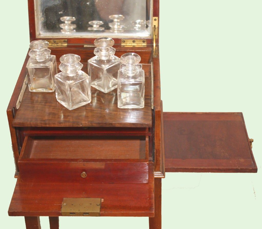 20th Century Edwardian Mahogany Parfumeuse For Sale