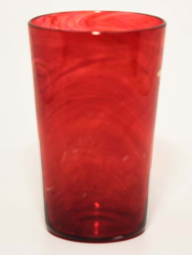 Cranberry Glass Vase In Excellent Condition In Montreal, QC