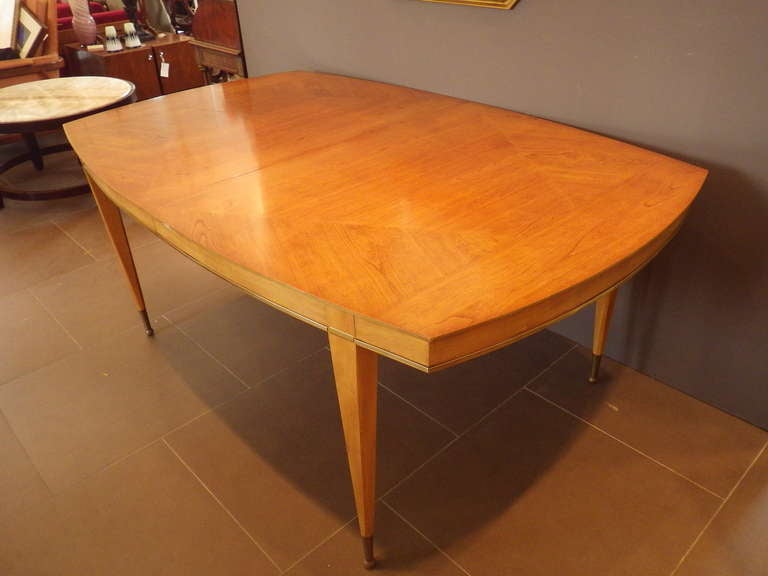 Rounded Sides DiningTable 1