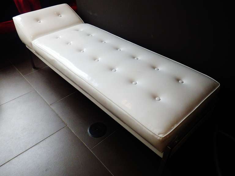 1970s White Vinyl Chaise at 1stdibs