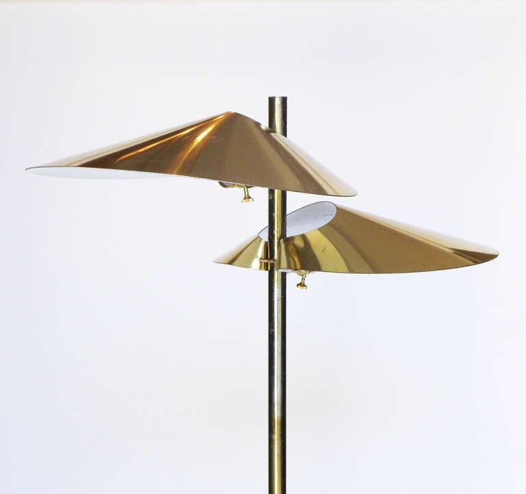 Jere Double-Shade Brass Floor Lamp In Good Condition In Los Angeles, CA