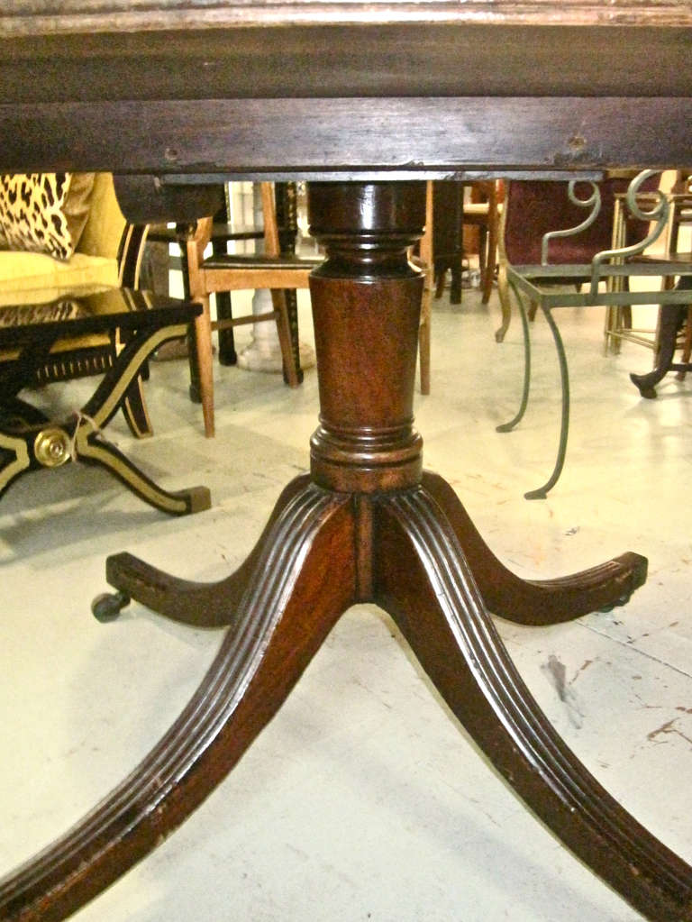English Regency Oval Breakfast Table In Excellent Condition In Los Angeles, CA