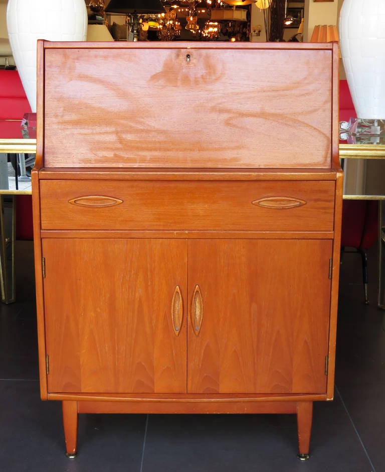 Mid-Century Secretary, 1950 In Excellent Condition For Sale In Los Angeles, CA