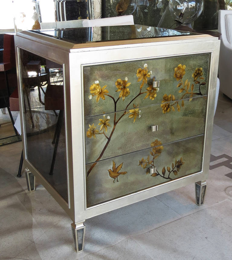 Pair of Verre Églomisé Chests In Excellent Condition In Los Angeles, CA