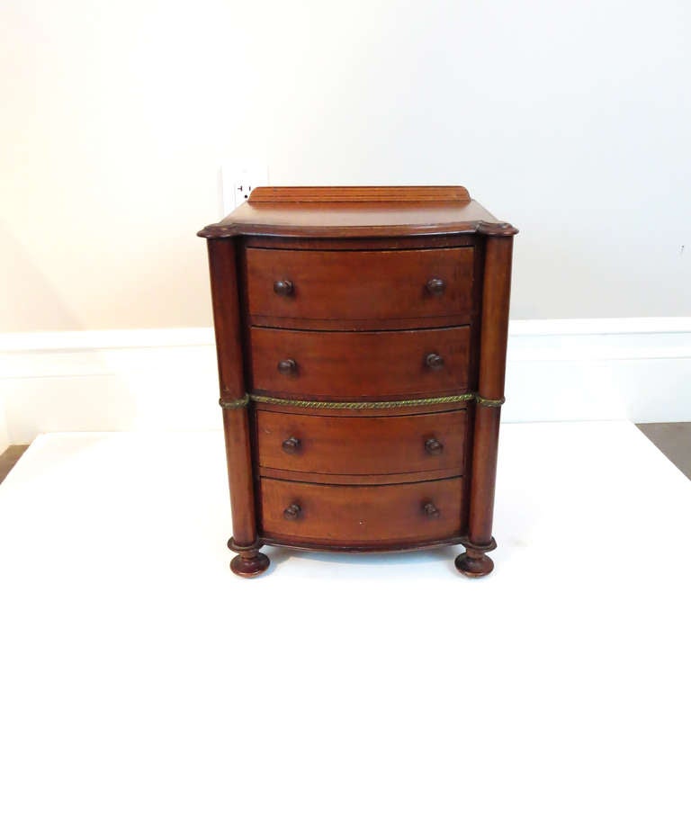 Small Chest of Drawers In Excellent Condition In Los Angeles, CA