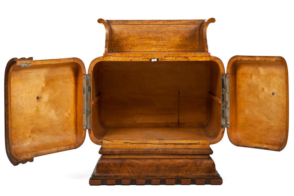 Pr. Art Deco burl maple side table