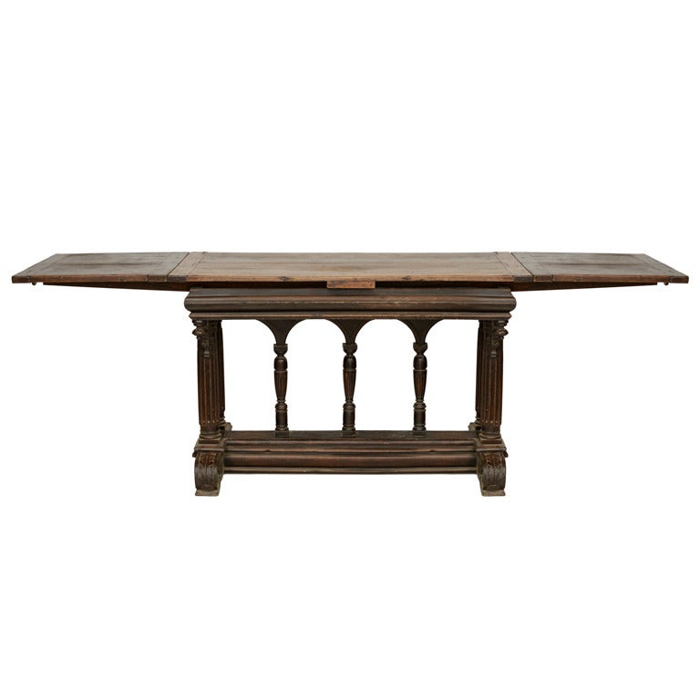 Exceptional Period Italian Renaissance Carved Oak Hall Table In Good Condition For Sale In Toronto, ON