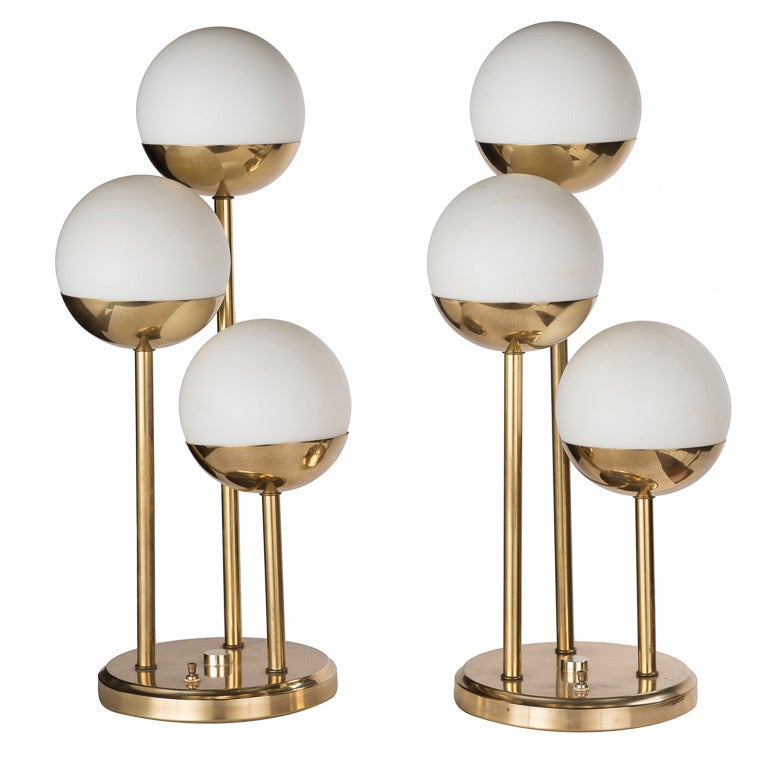 Pair of Mid-Century Modern Italian Brass Tri-Globe Lamps For Sale