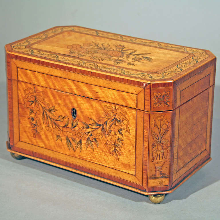 English, ca. 1800-1820.
Exceptional quality and design of inlay patterns