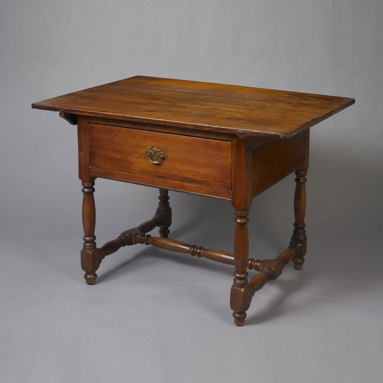 American Queen Anne Tavern Table For Sale