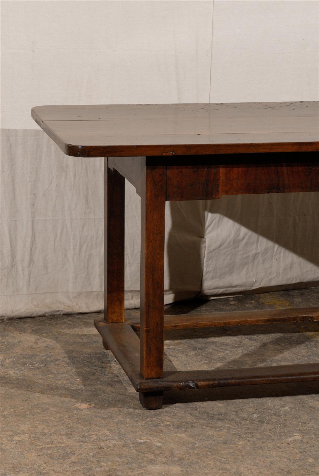 19th Century Italian Library Table of Walnut Wood with Straight Legs For Sale 1