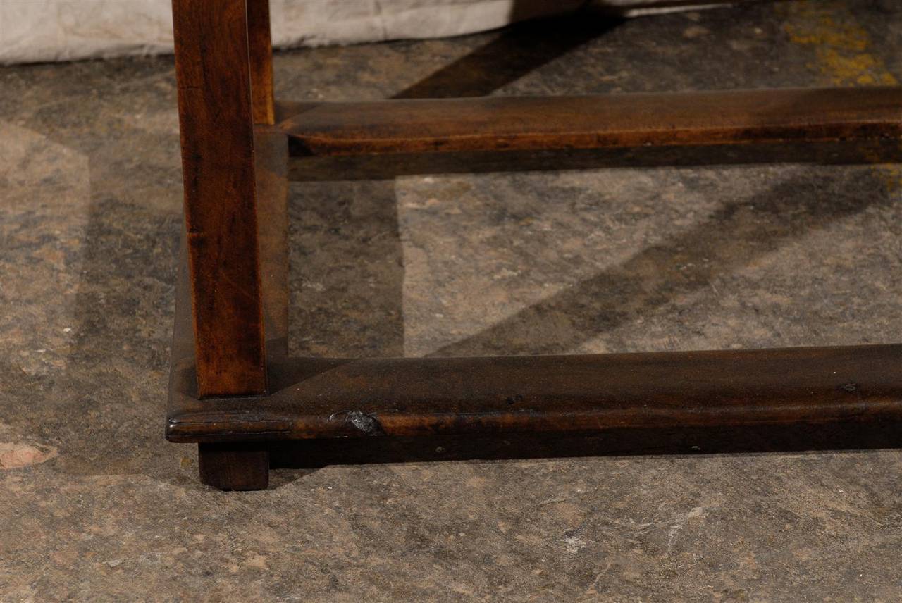 19th Century Italian Library Table of Walnut Wood with Straight Legs For Sale 3