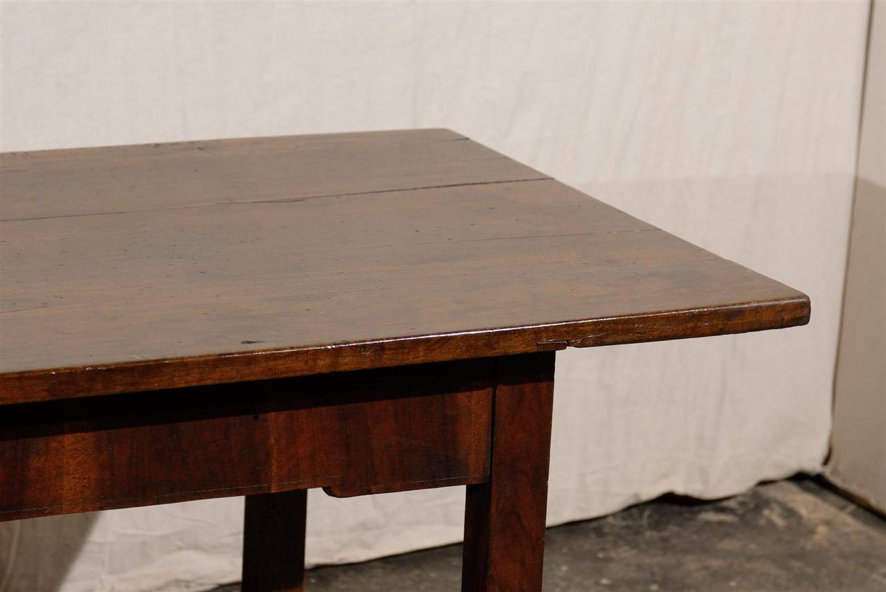 19th Century Italian Library Table of Walnut Wood with Straight Legs For Sale 4