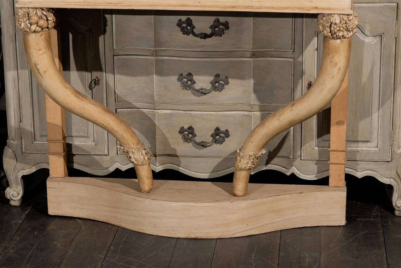 White Carrara Marble-Top Carved Wood Console Table with Cornucopia Legs In Good Condition In Atlanta, GA