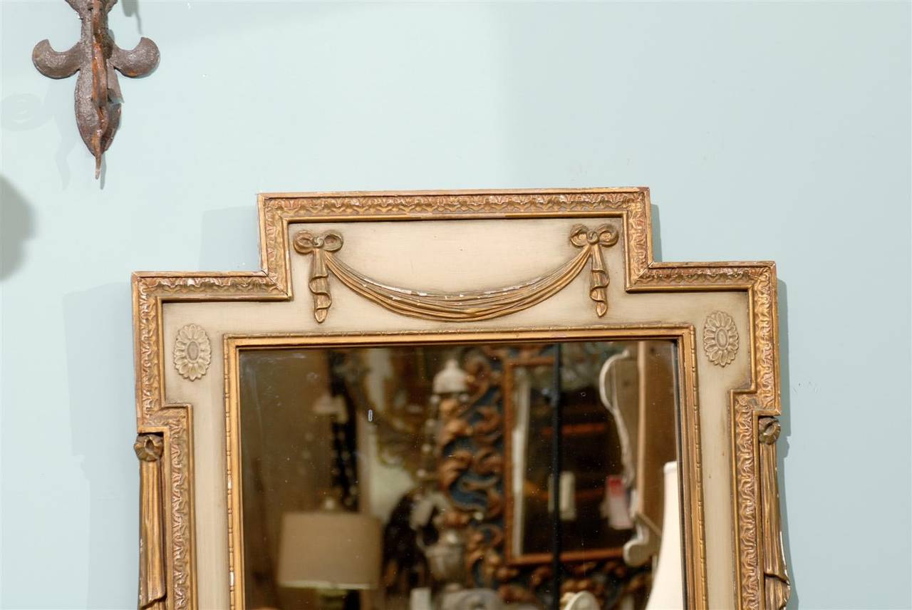 Pair of Painted and Gilded Swedish Mirrors from the Early 20th Century 4