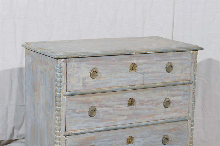 Swedish 19th Century Karl Johan Four-Drawer Painted Wood Chest with Carved Edges 2