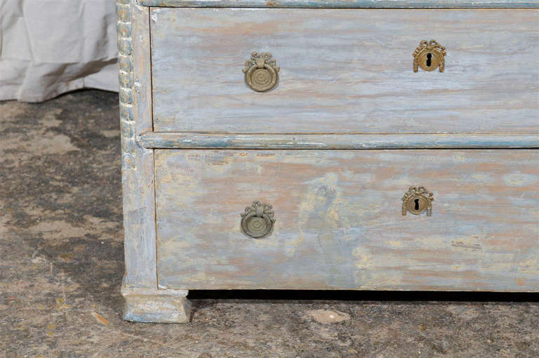 Swedish 19th Century Karl Johan Four-Drawer Painted Wood Chest with Carved Edges 6