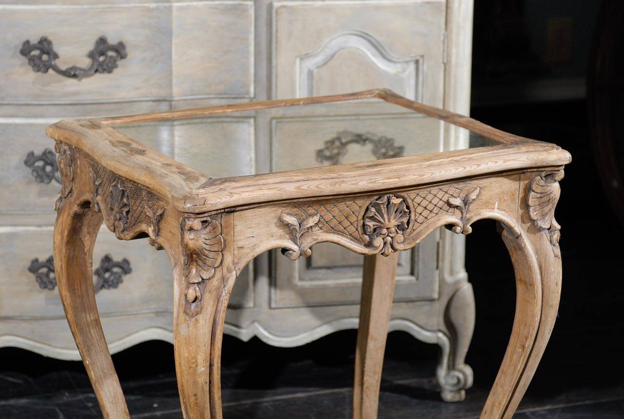 French 19th Century Brown Side/Drink Table with Mirrored Top and Leaf Carvings 2