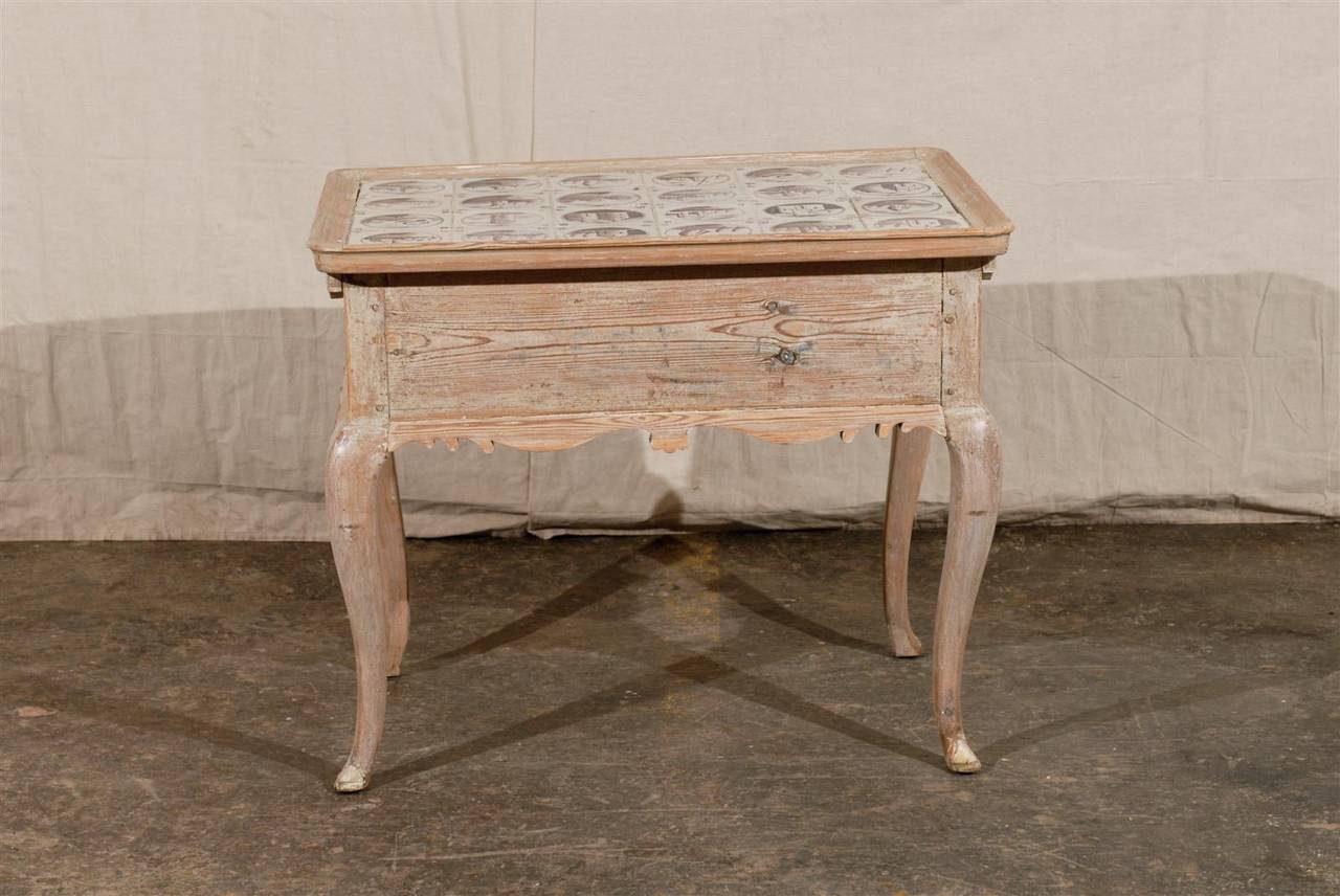 18th Century Swedish Wooden Tray Top Side Table with Dutch Tiles 3