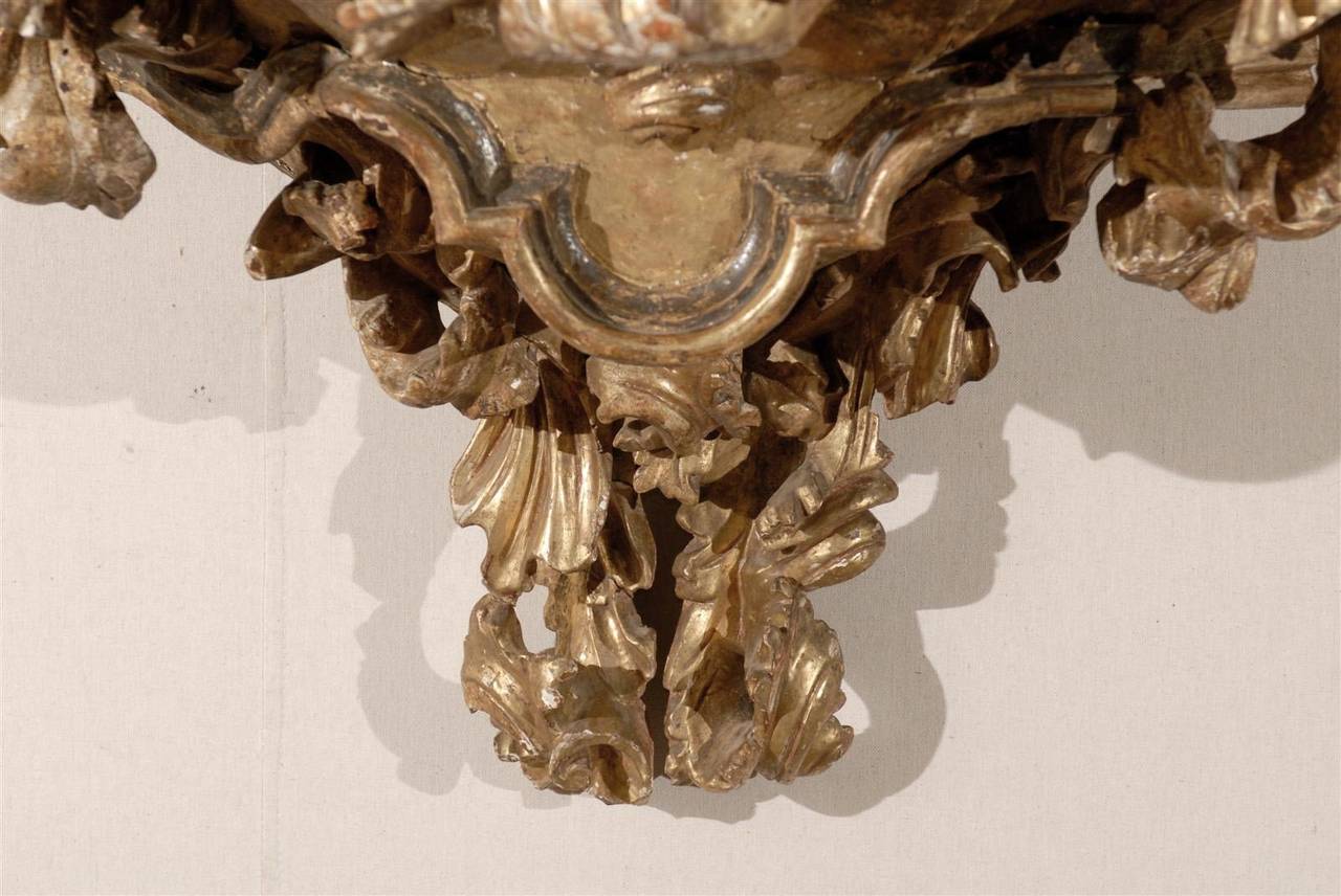 Italienische Wandhalterung aus reich geschnitztem und vergoldetem Holz im Rokoko-Stil aus dem 18. Jahrhundert  im Angebot 4