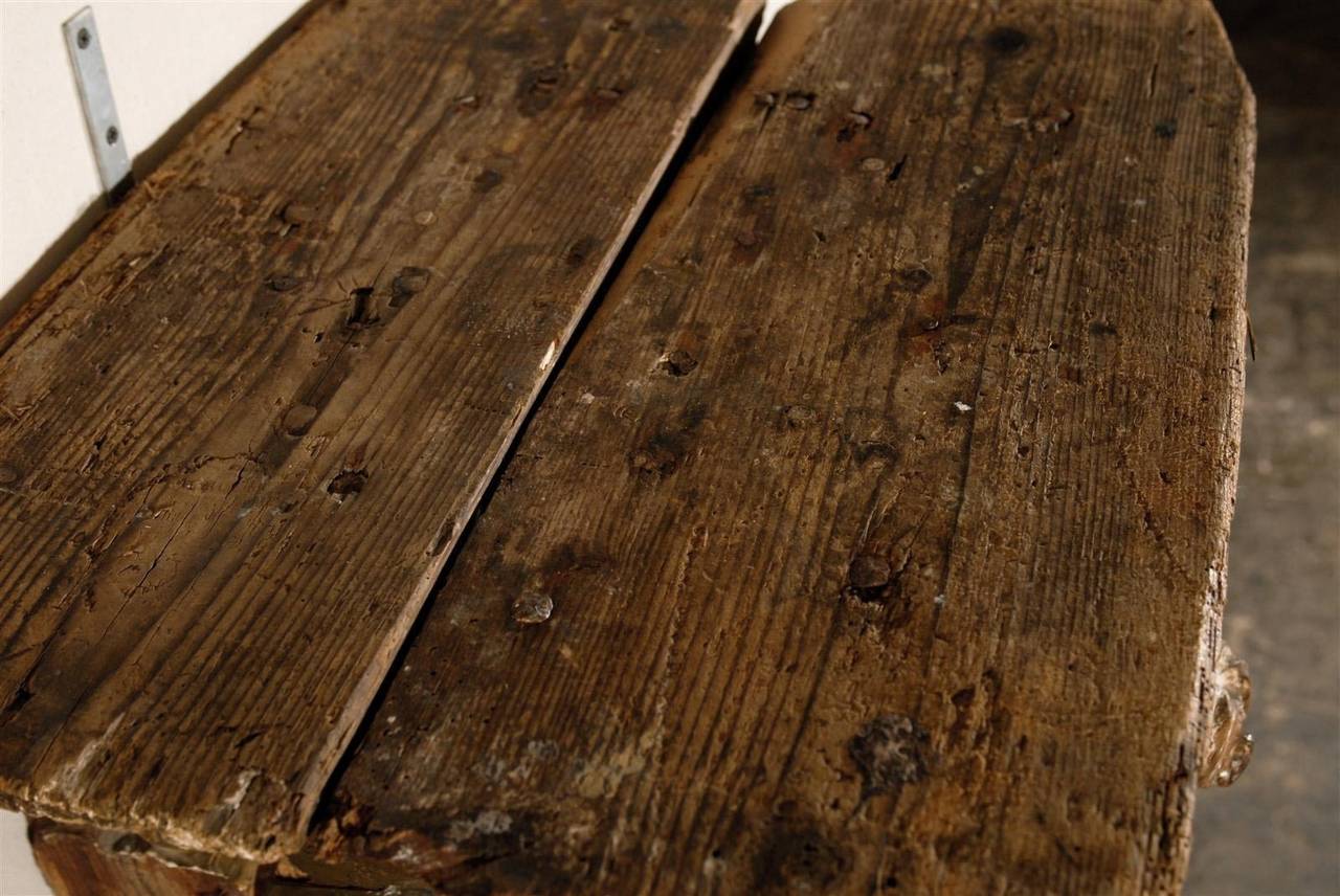 Italienische geschnitzte Holzhalterung aus dem 18. Jahrhundert (18. Jahrhundert und früher) im Angebot