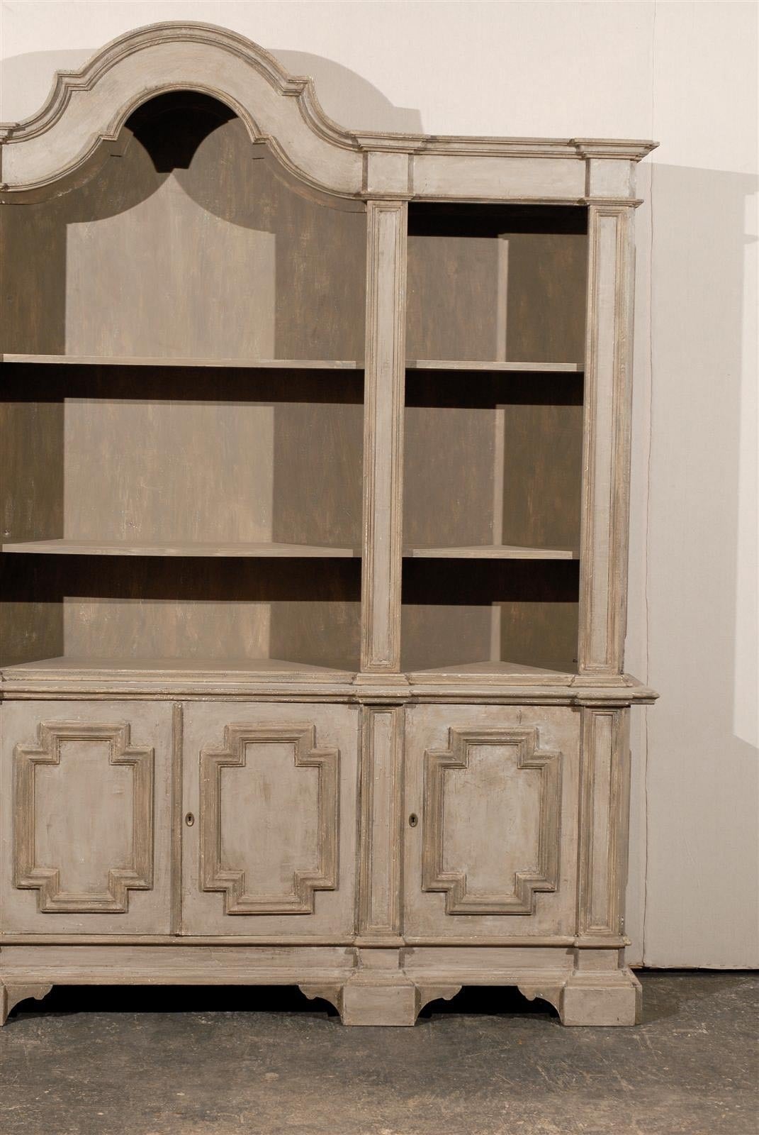 Italian Mid-20th Century Painted Wood Cabinet 2