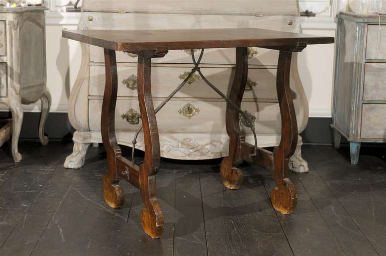 Italian Early 19th Century Stretchered Table with Lyre Legs For Sale 6