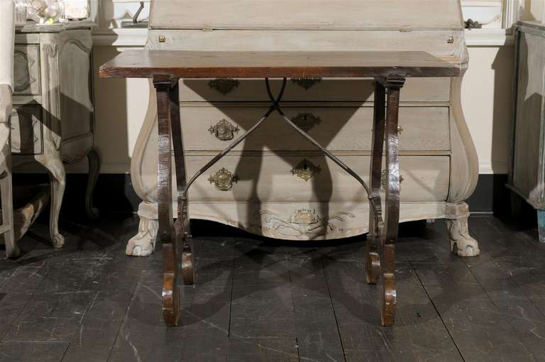 Italian Early 19th Century Stretchered Table with Lyre Legs For Sale 2