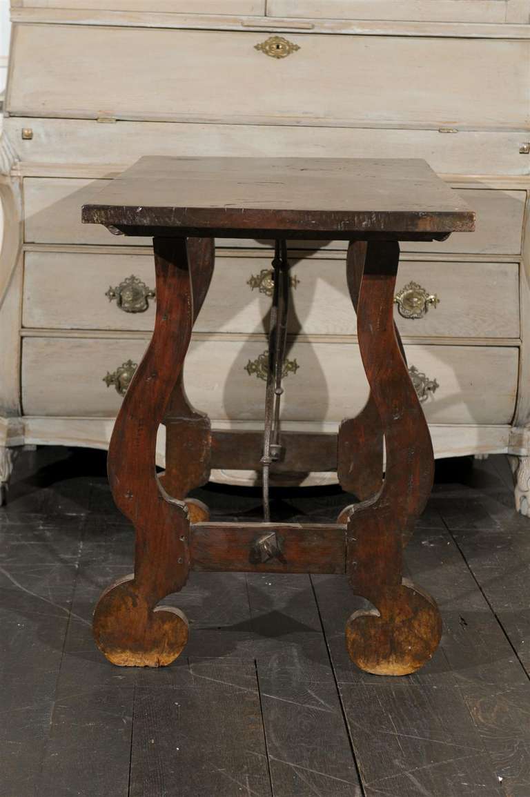 Italian Early 19th Century Stretchered Table with Lyre Legs For Sale 1
