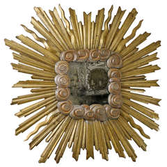 Exquisite Large Size Italian Gilt Sunburst Mirror from the Early 19th Century 8