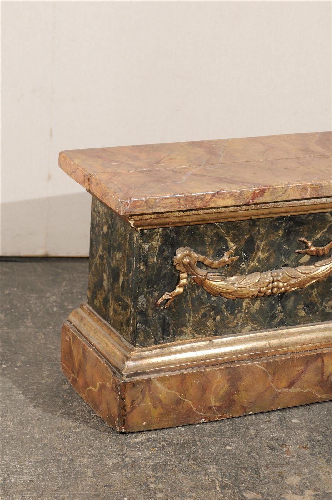 18th Century Italian Marbleized Pedestal In Good Condition For Sale In Atlanta, GA