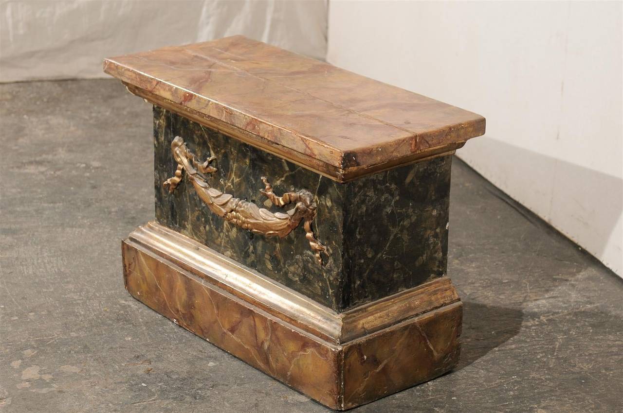 18th Century Italian Marbleized Pedestal For Sale 1