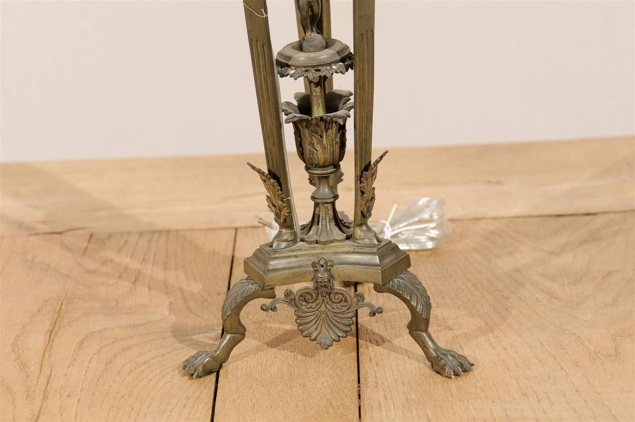 Lampes de table italiennes de style néoclassique avec base en bronze en vente 4