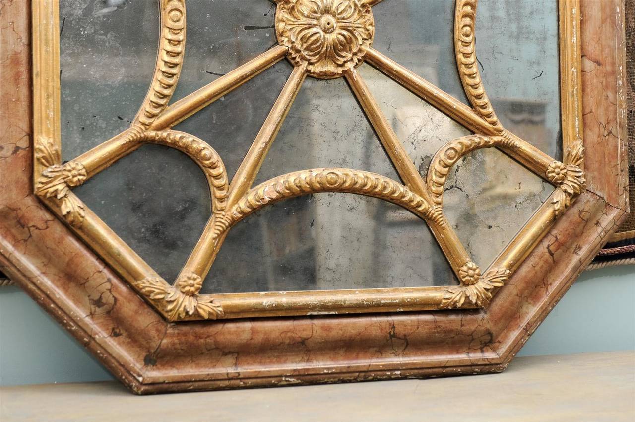 Italian 19th Century Faux Marble Octagonal Mirror For Sale 1