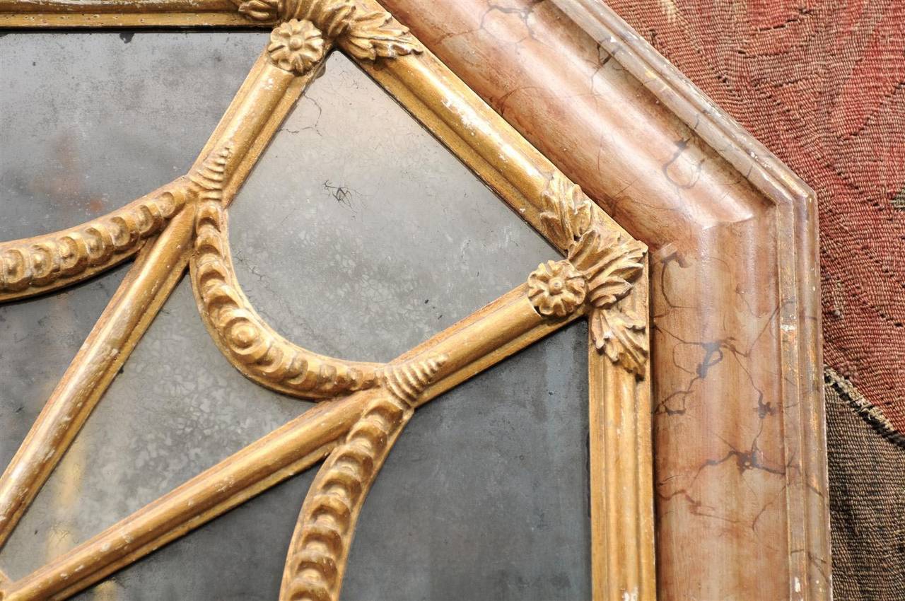 Italian 19th Century Faux Marble Octagonal Mirror For Sale 4
