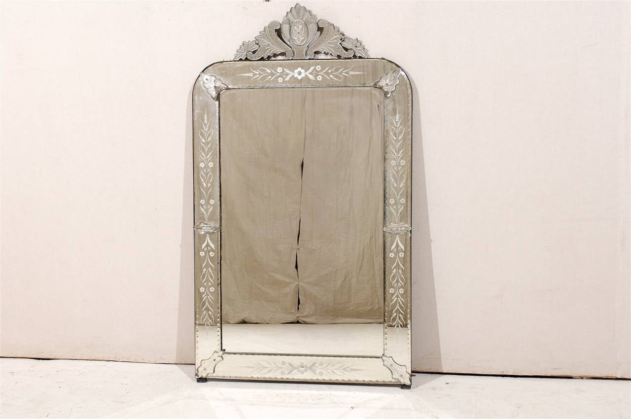 Italian Early 20th Century Venetian Mirror In Good Condition In Atlanta, GA