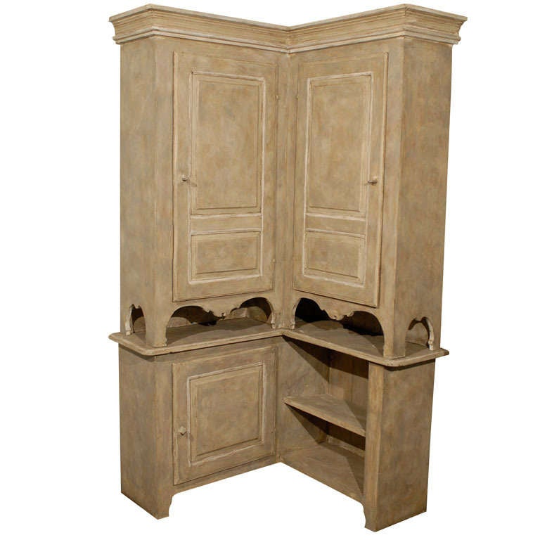 19th Century Swedish Painted Wood Karl Johan Corner For Sale at