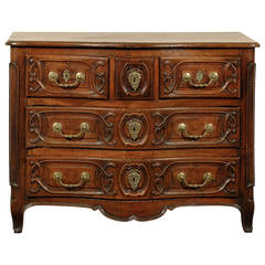 18th Century French Five-Drawer Chest Made of Walnut 11