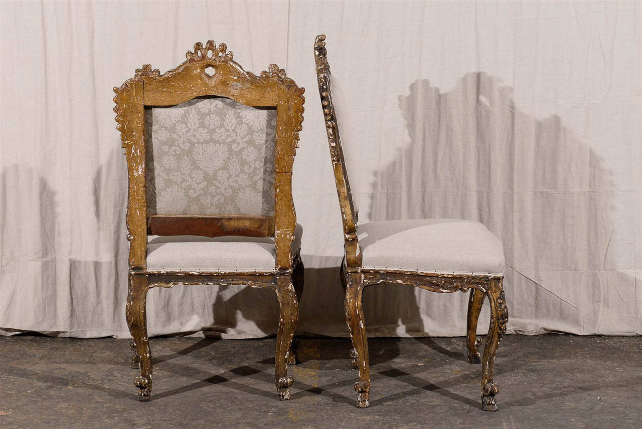 Paire de chaises d'appoint italiennes ornées, style vénitien du 18ème siècle en vente 1