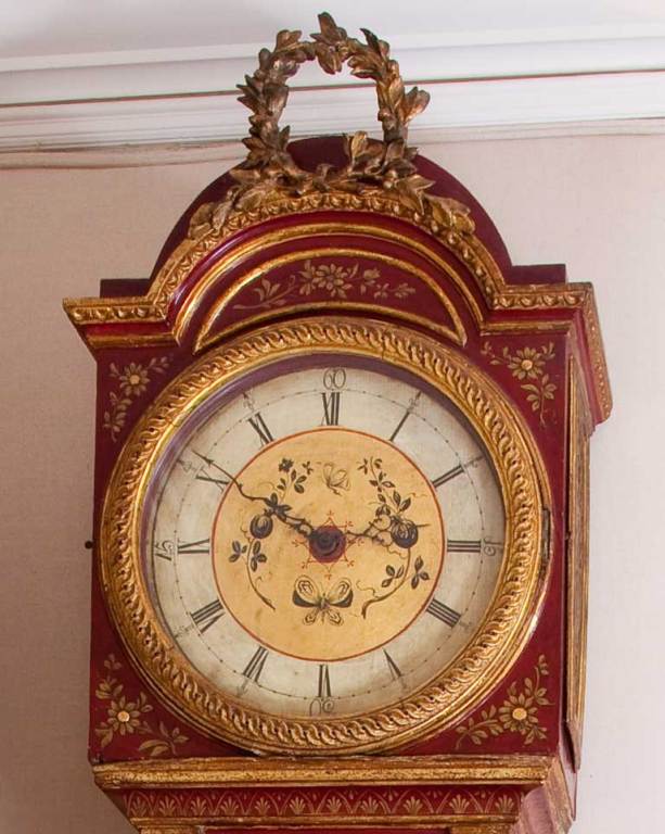 Sensational 18th Century French Red Lacquer Chinoiserie Clock In Excellent Condition In Rancho Santa Fe, CA