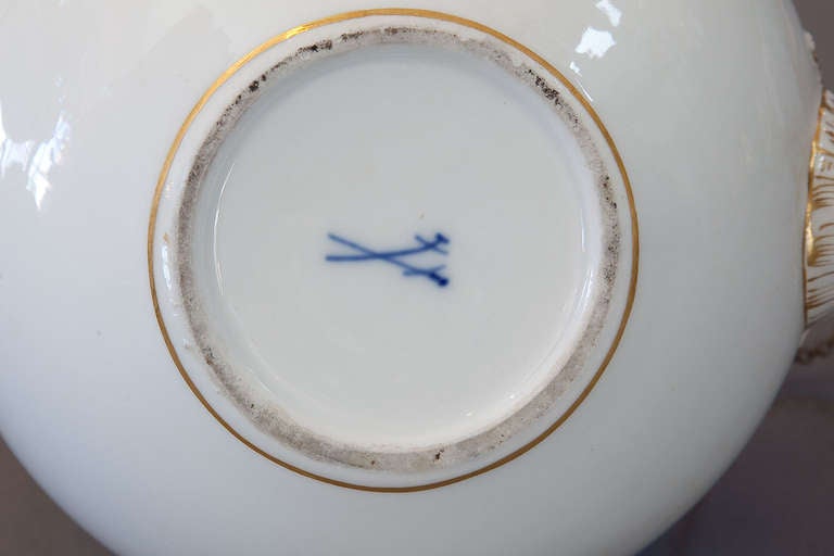 A Rare Meissen Porcelain Teapot, Germany, 19th Century 3