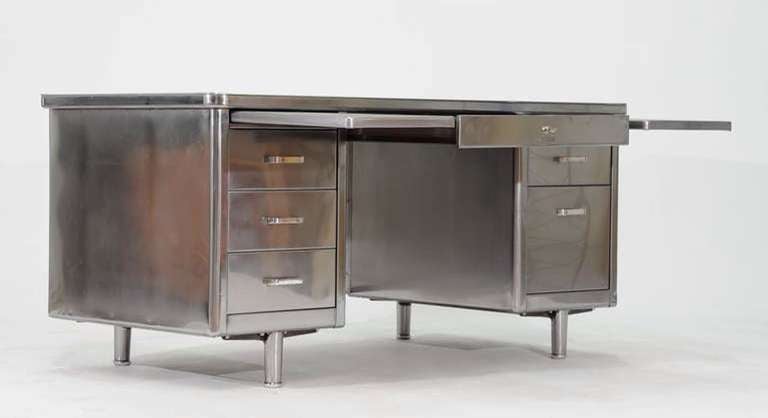 Mid-20th Century Classic Steelcase Tanker Desk For Sale