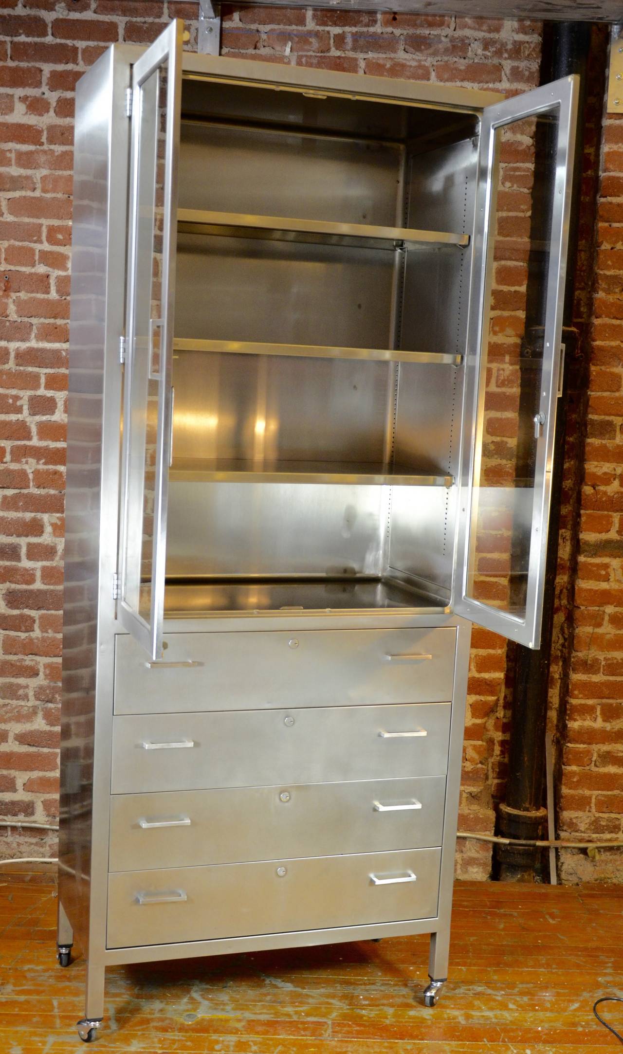 Classic Stainless Steel Lockdown Cabinet In Excellent Condition For Sale In Oakland, CA