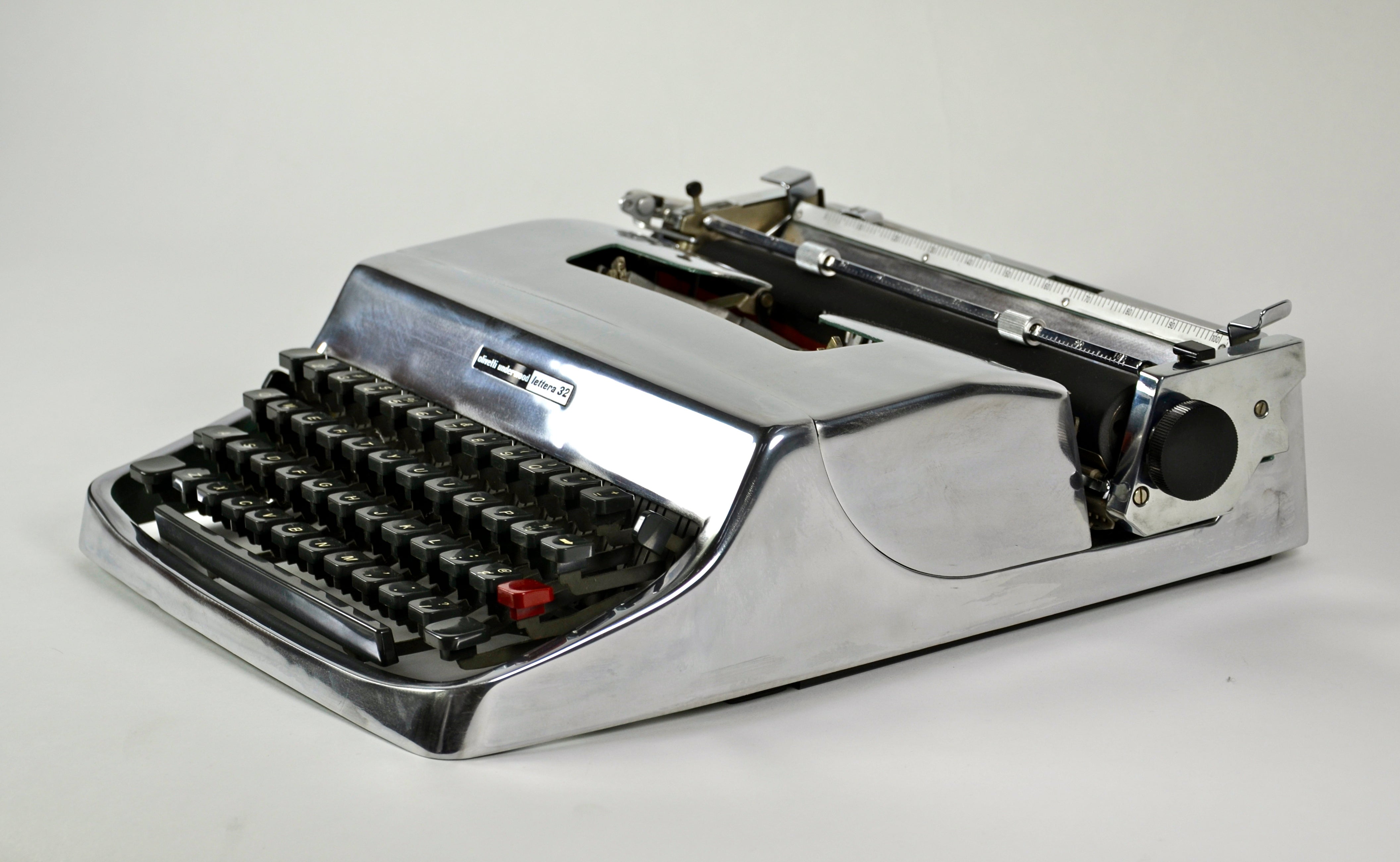 Gleaming Olivetti Lettera 32