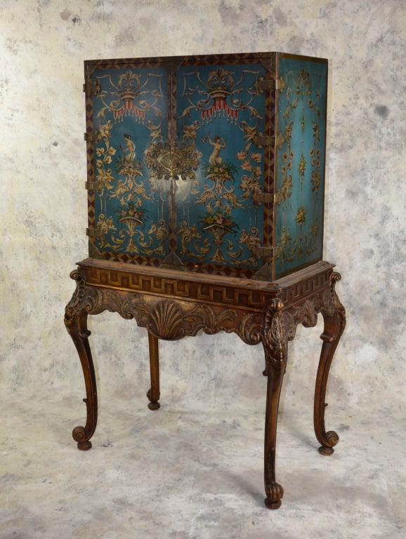 Beautifully Decorated Chinoiserie Cabinet 4
