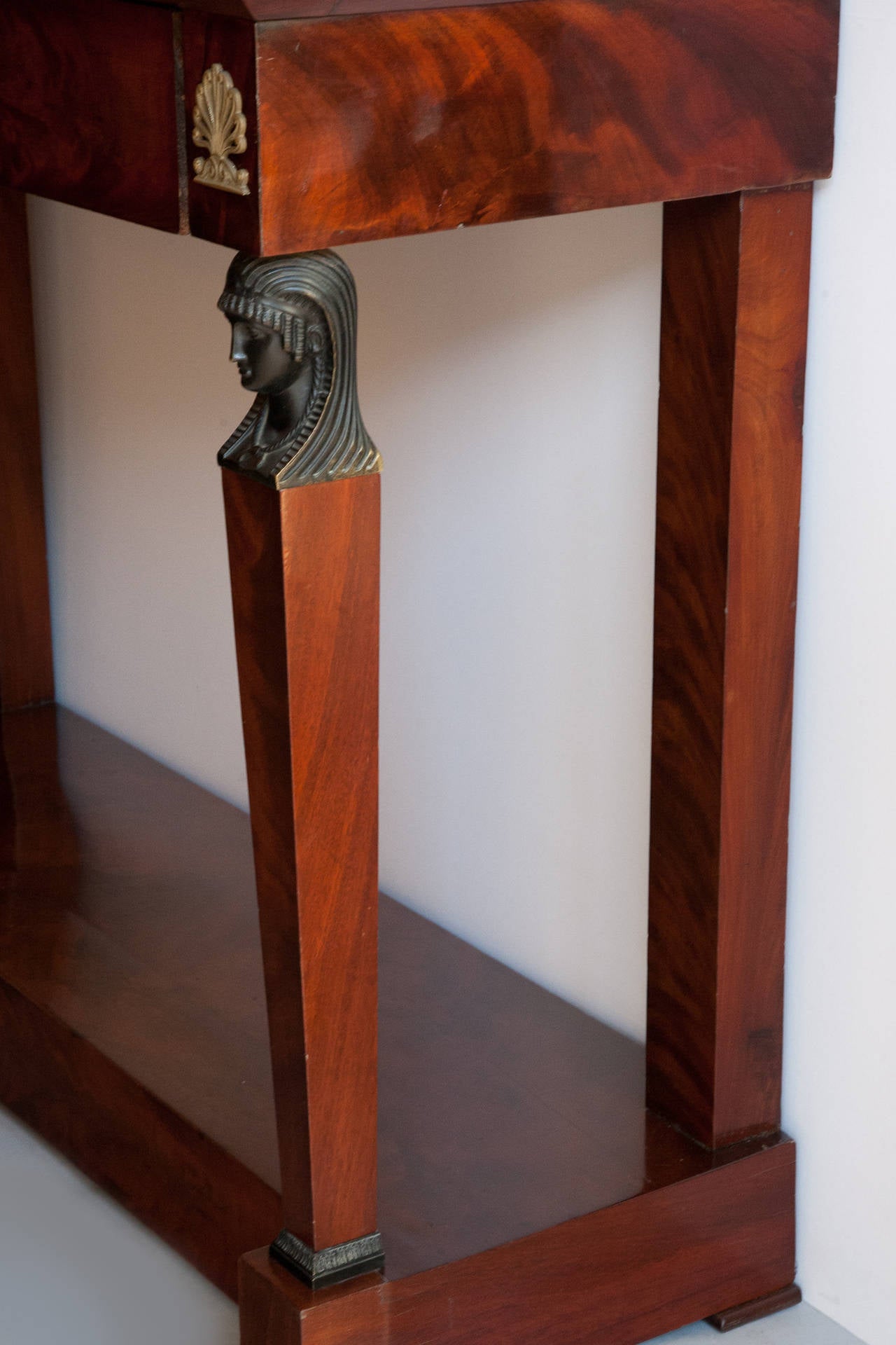Empire Console Table with Patinated Bronze Heads in the Egyptian Taste For Sale 3