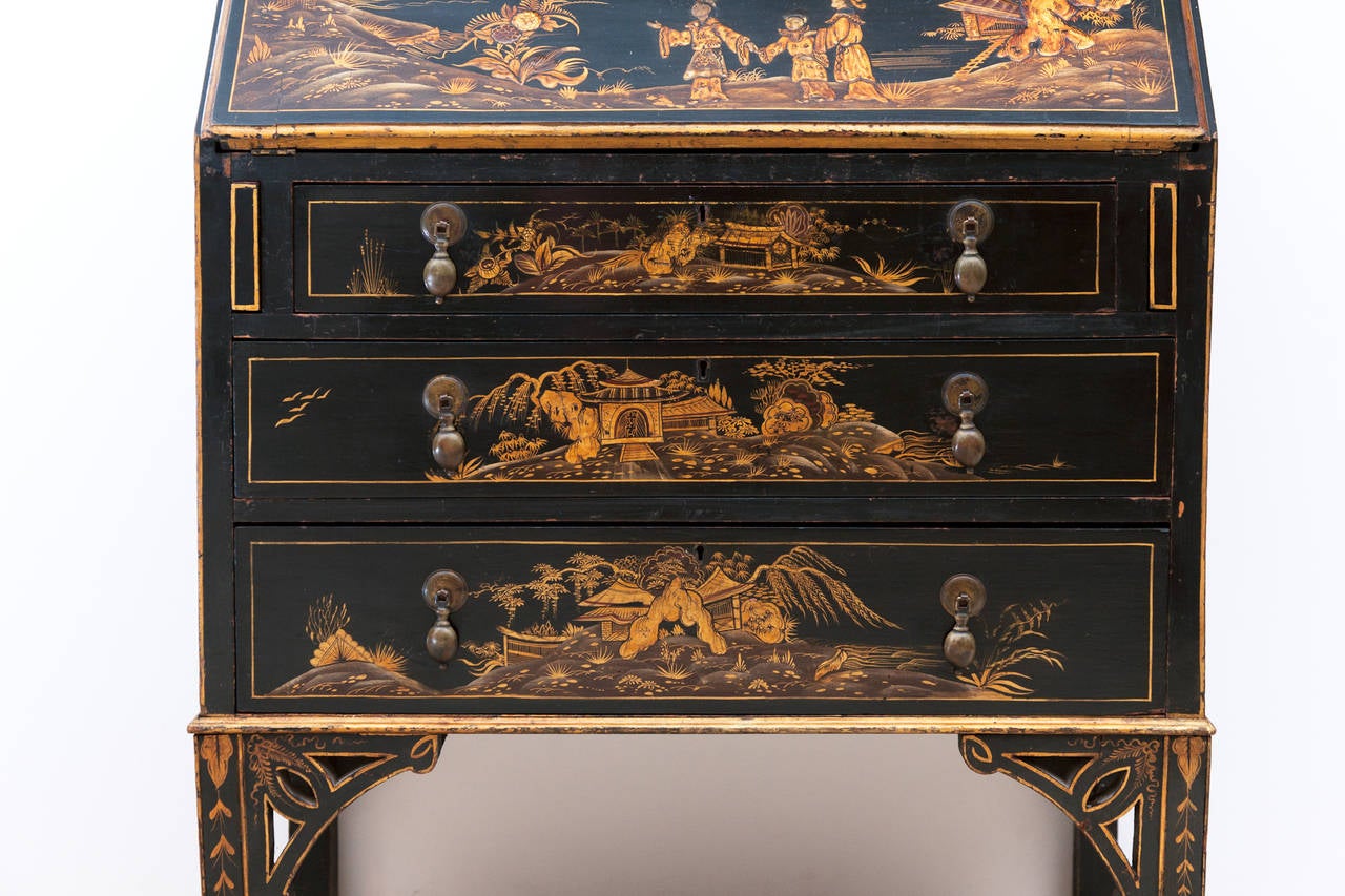 19th Century Lacquered Chinoiserie Fall Front Bureau or Desk In Good Condition In London, GB