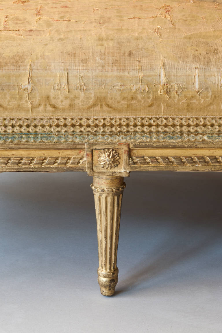 Louis XVI Carved Giltwood Sofa Attributed to Georges Jacob In Good Condition In London, GB
