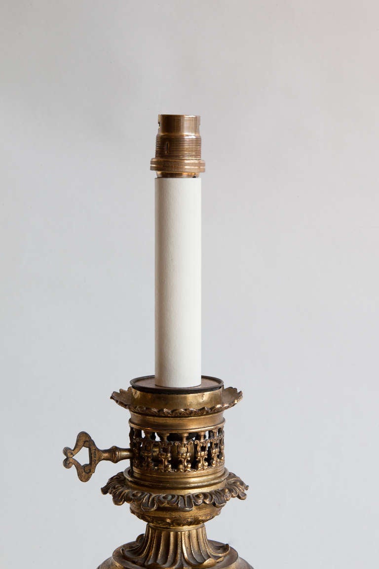 Nineteenth Century French Oil Lamp Converted To A Table Lamp In Good Condition In London, GB