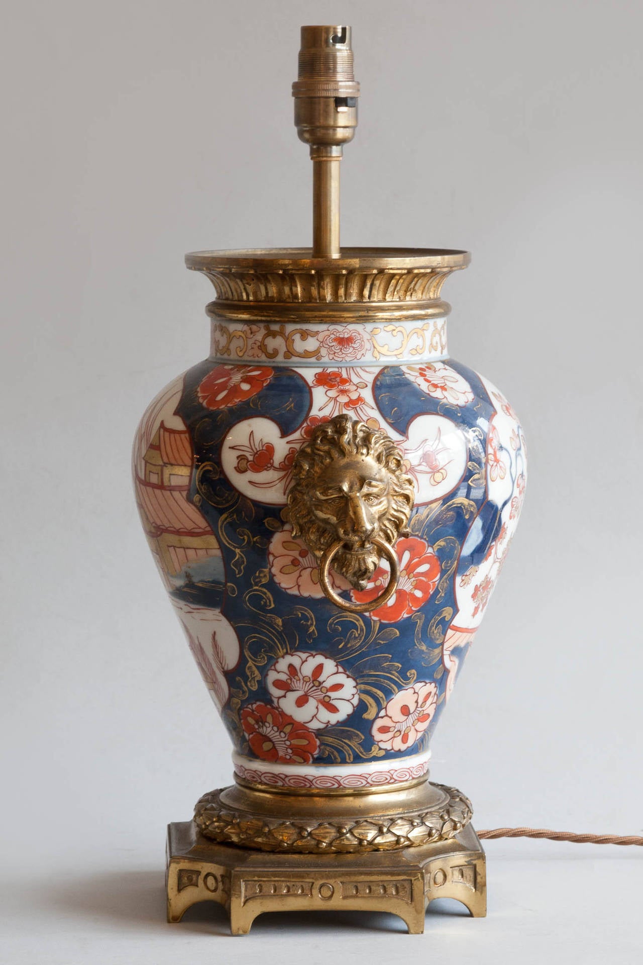 Pair of 19th Century Imari Vases Converted to Lamps In Good Condition For Sale In London, GB